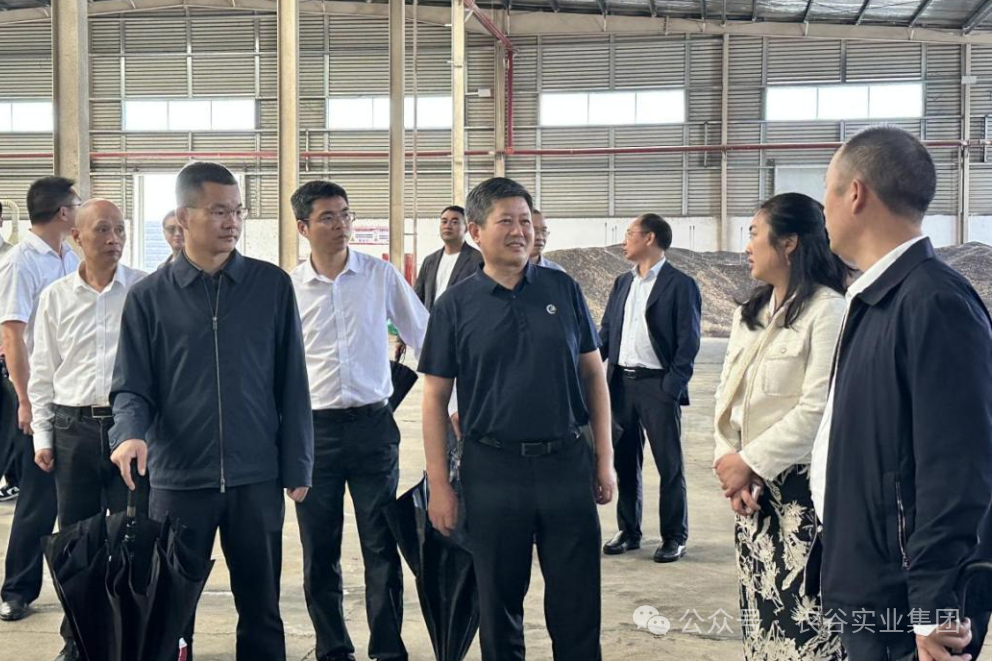 省糧食局局長易俊東一行蒞臨荊品油脂考察調(diào)研